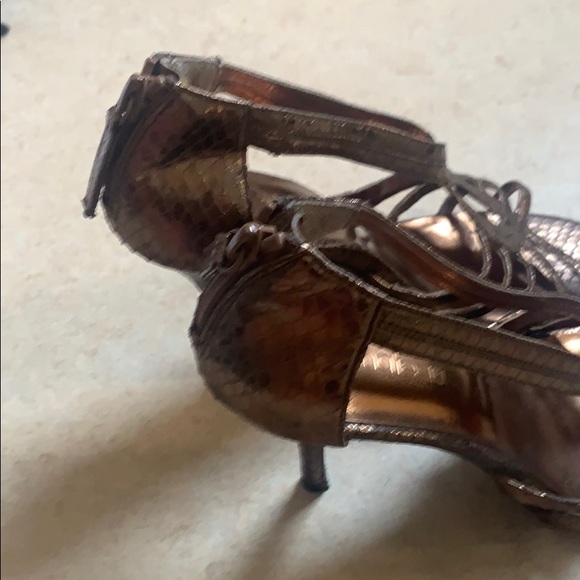 Heels size 7 - Picture 2 of 2